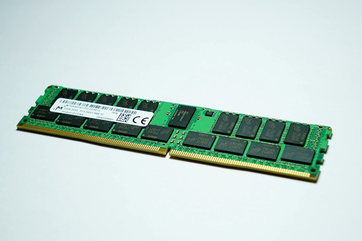 Micron 128GB DDR4-3200 LRDIMM Server RAM (MTA72ASS16G72LZ-3G2R)